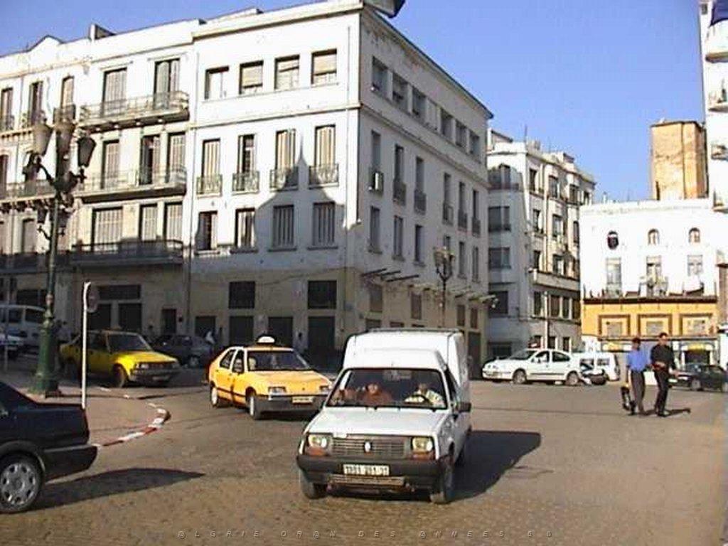 02 VILLE PLACE D ARMES ETX MAGASIN DARMON.JPG